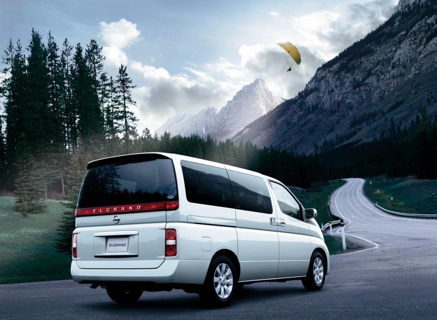  Nissan Elgrand 2002 года  (фото 18 из 23)